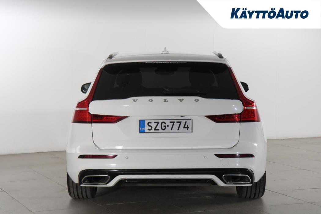 VOLVO V60 2022