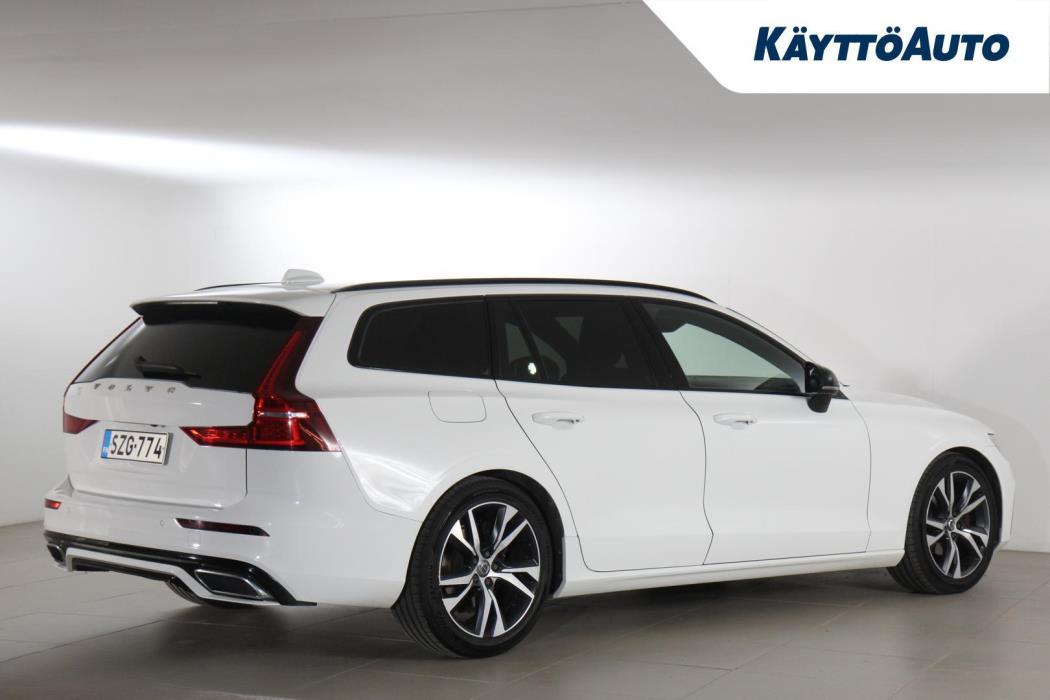 VOLVO V60 2022