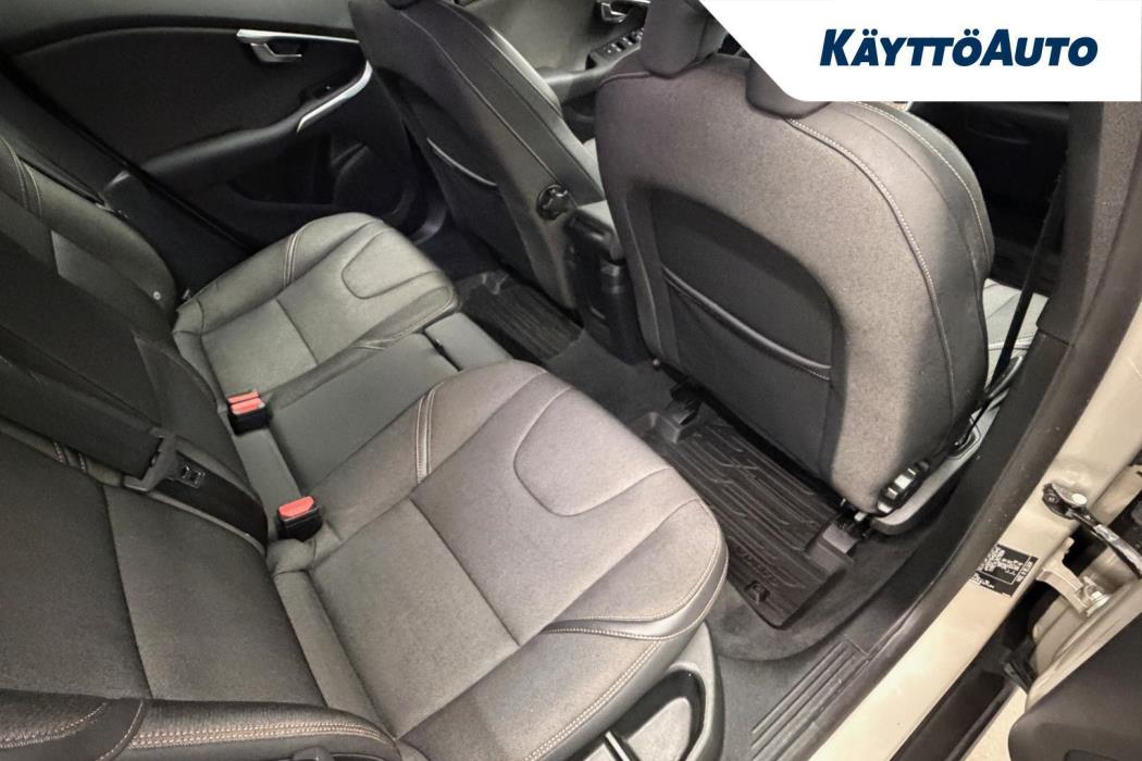 VOLVO V40 Cross Country 2016