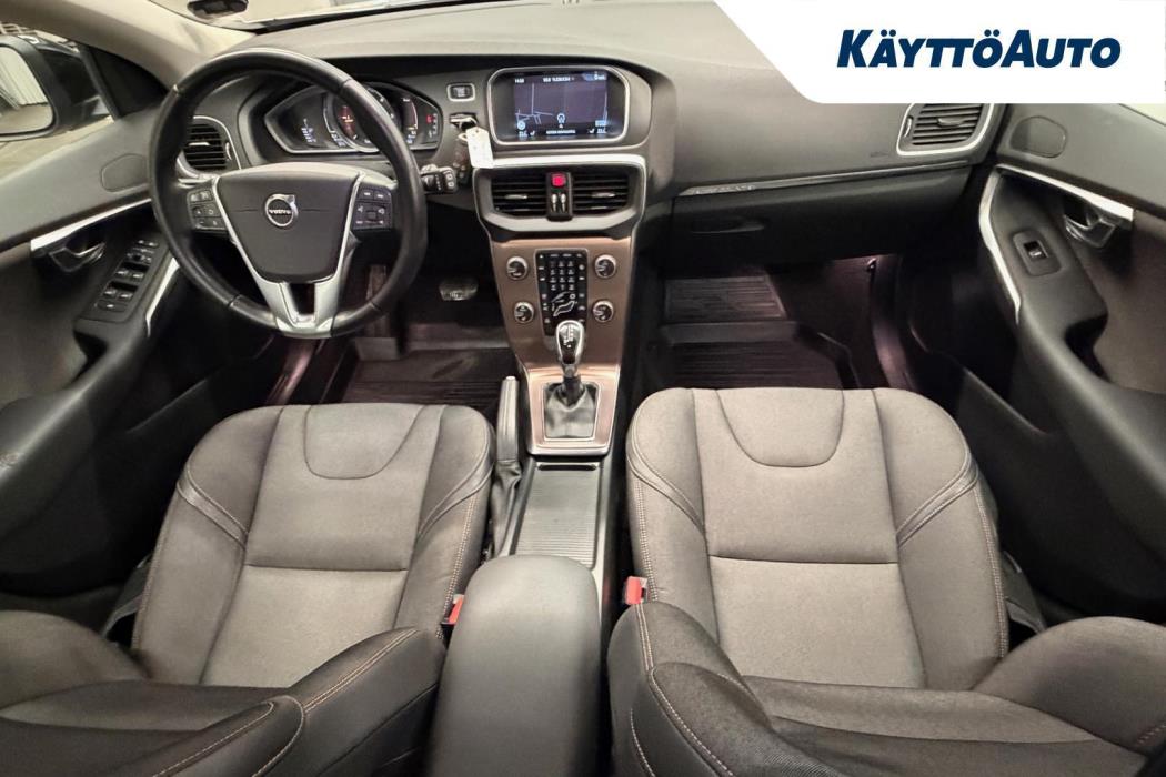 VOLVO V40 Cross Country 2016