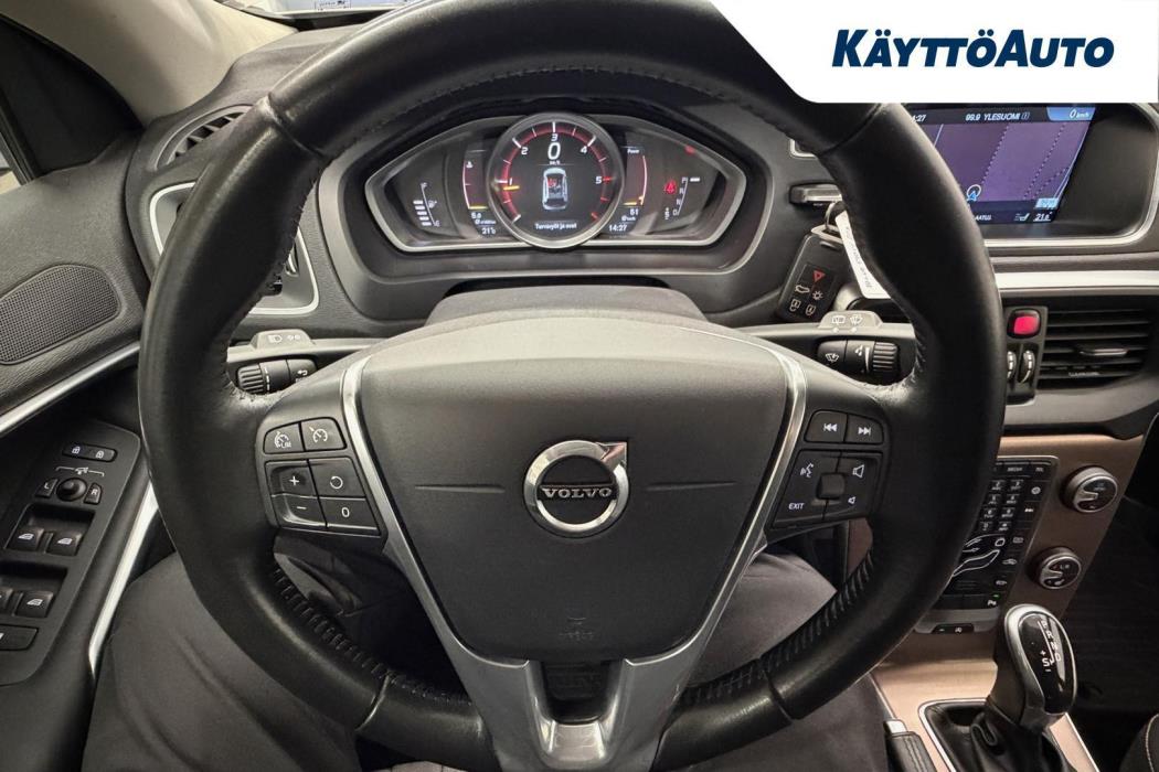 VOLVO V40 Cross Country 2016