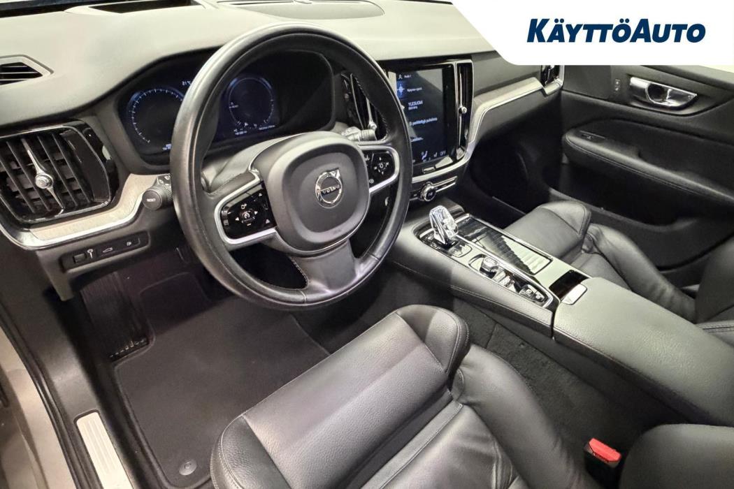 VOLVO V60 2020