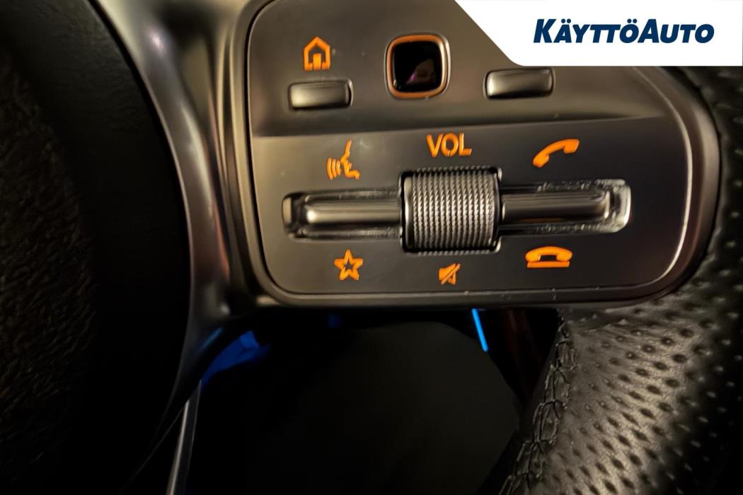 MERCEDES-BENZ EQC 2020