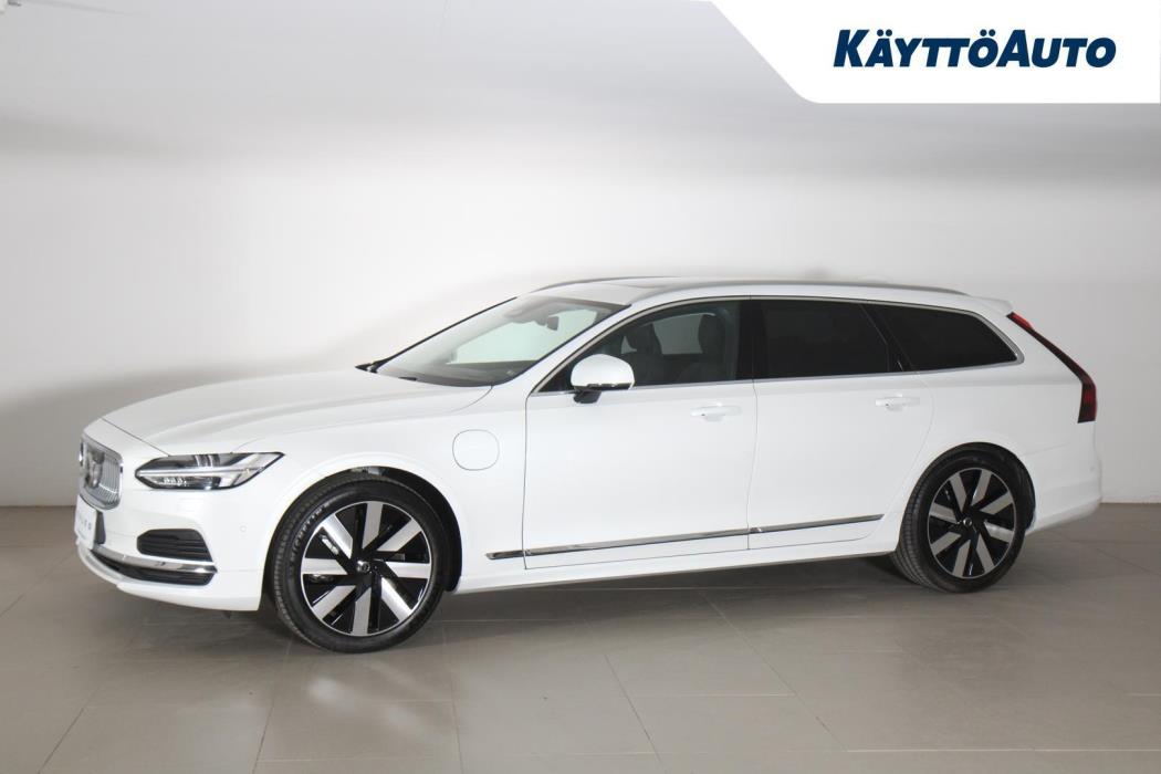 VOLVO V90 2025