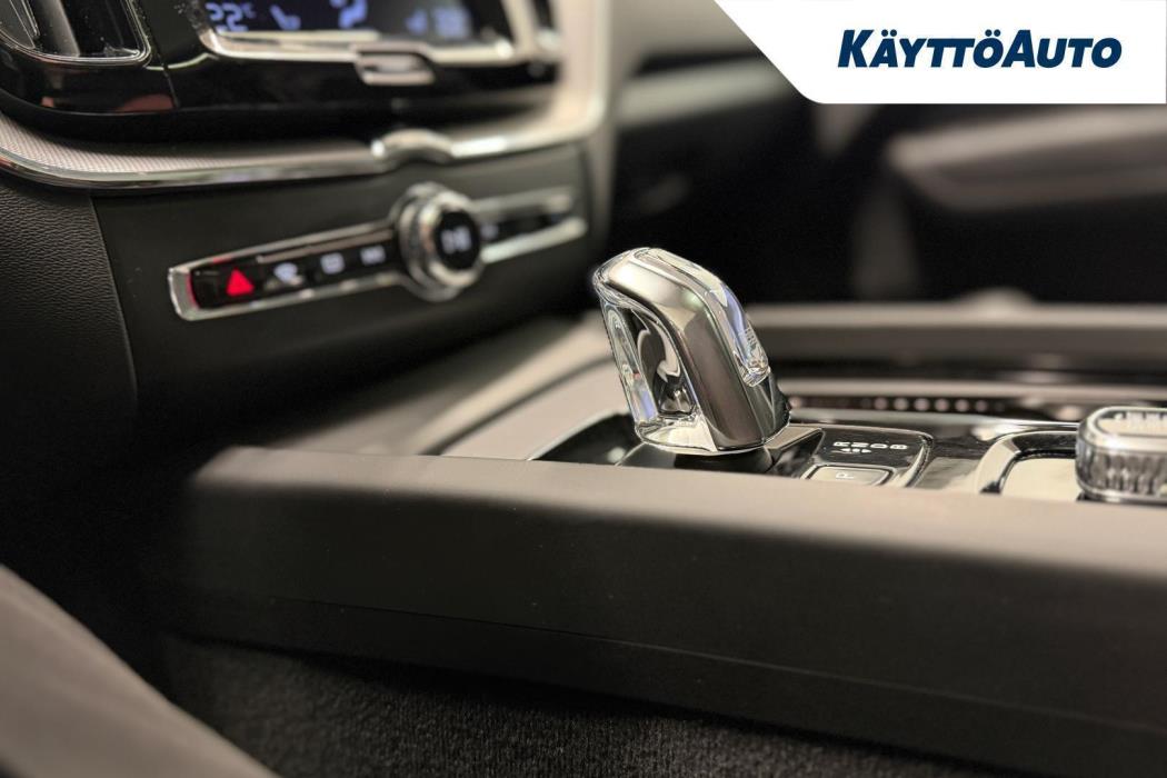 VOLVO XC60 2019