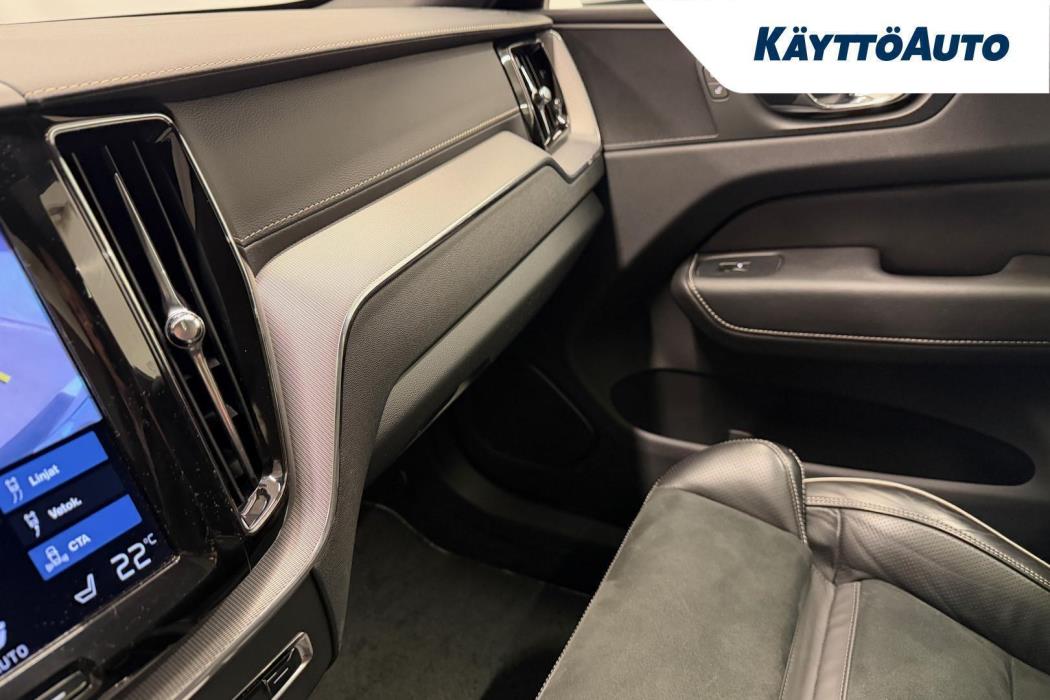 VOLVO XC60 2019