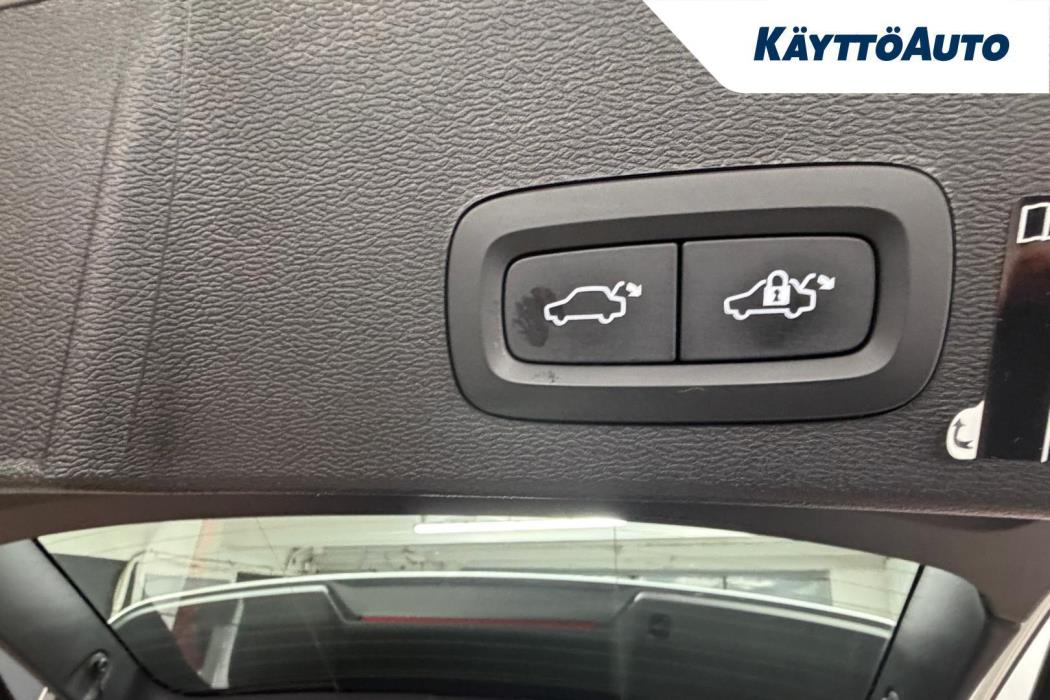 VOLVO XC40 2021
