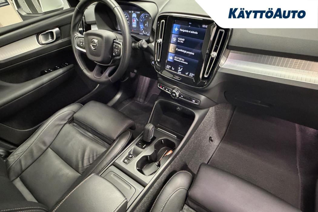 VOLVO XC40 2021