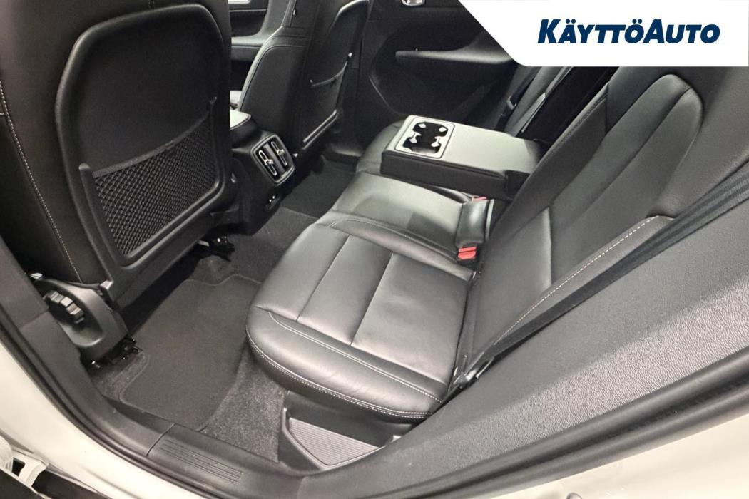 VOLVO XC40 2021