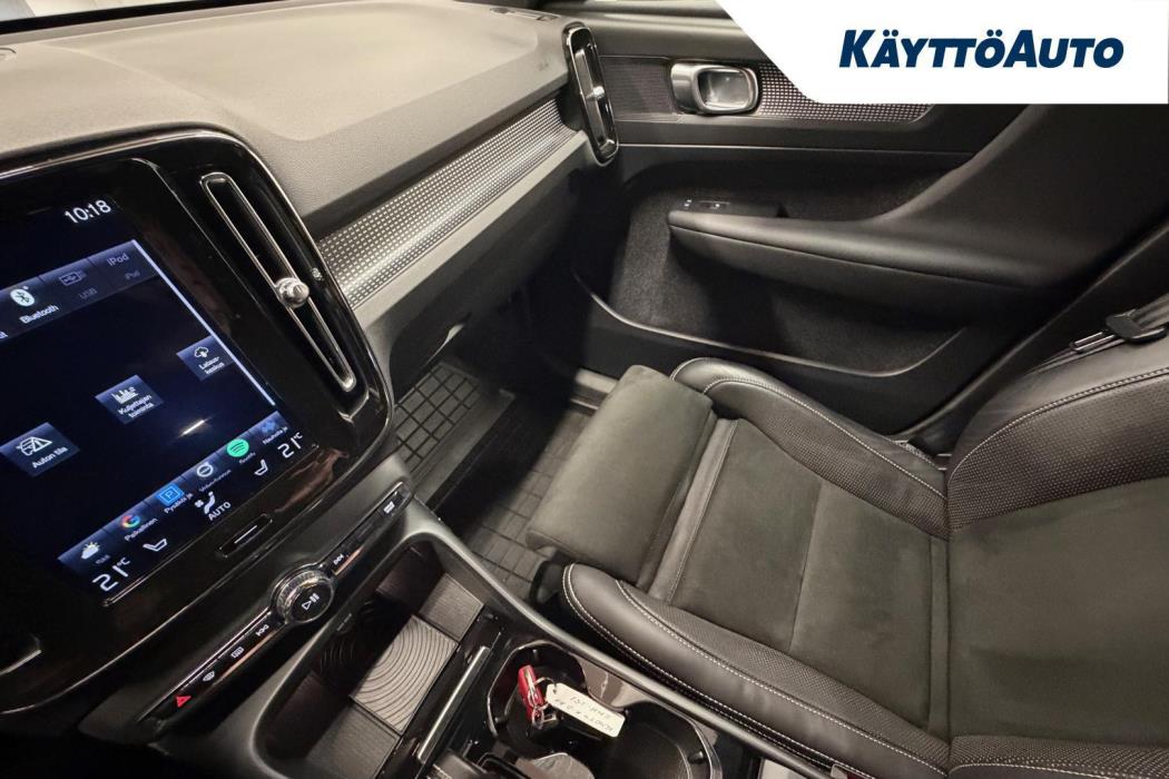 VOLVO XC40 2019