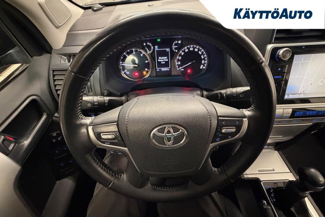 TOYOTA Land Cruiser 2019