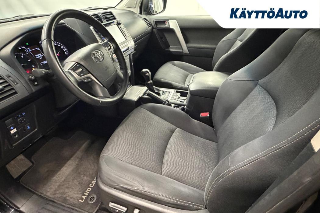 TOYOTA Land Cruiser 2019