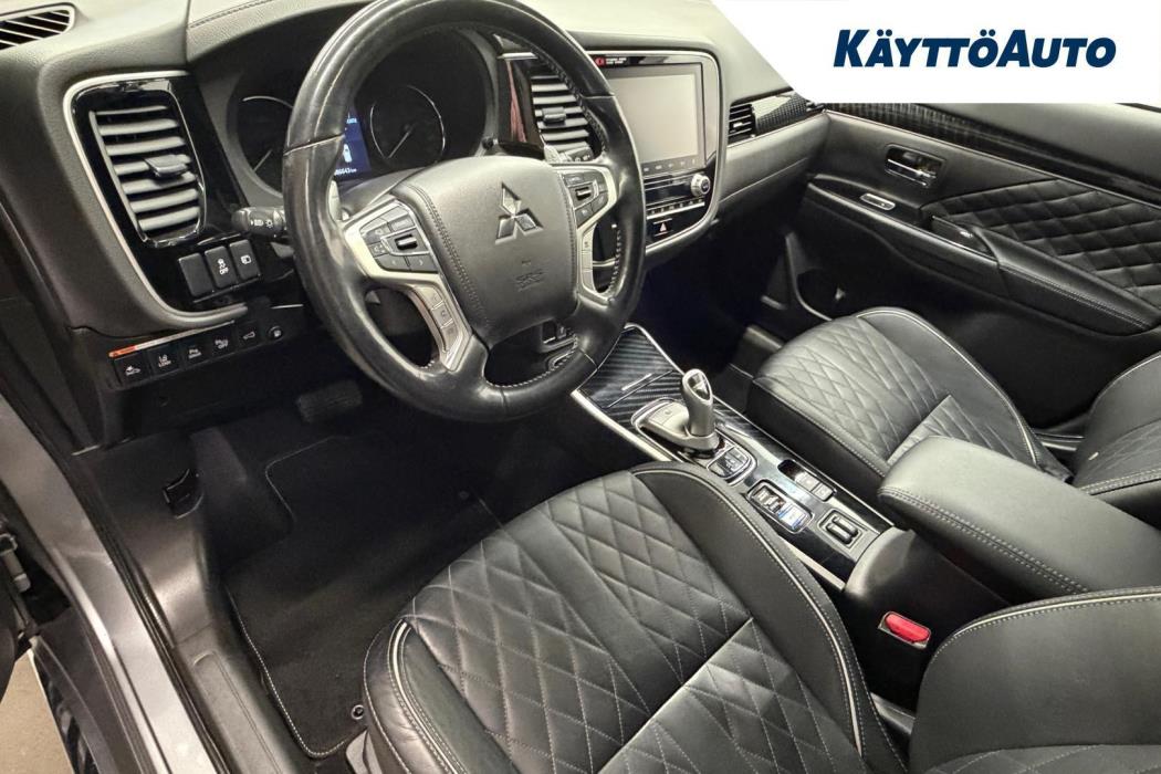 MITSUBISHI Outlander PHEV 2020