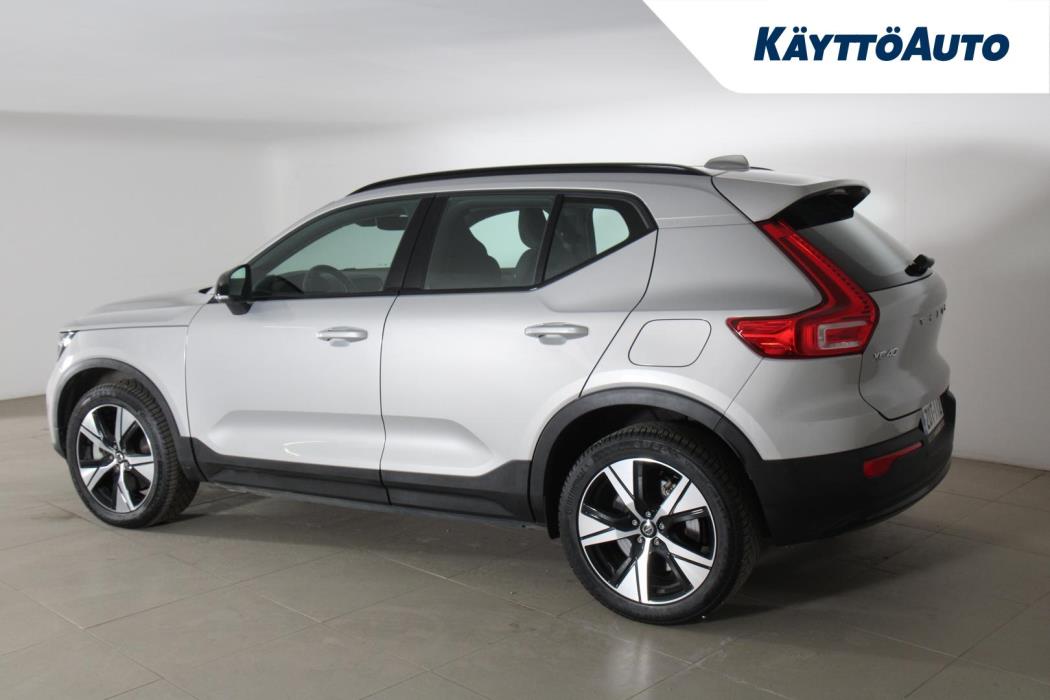 VOLVO XC40 2023