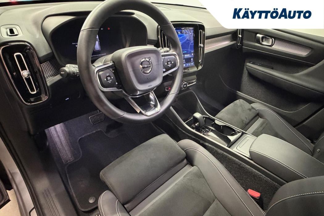 VOLVO EX40 2026