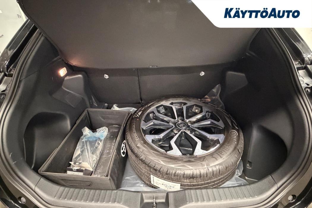 TOYOTA Yaris Cross 2025