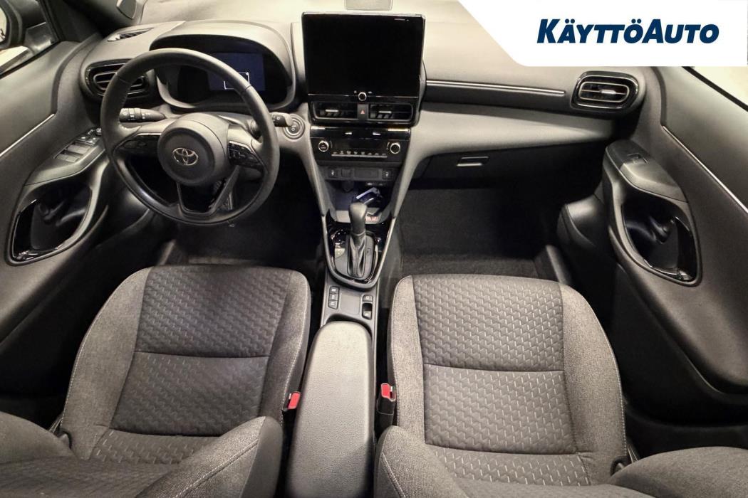 TOYOTA Yaris Cross 2025