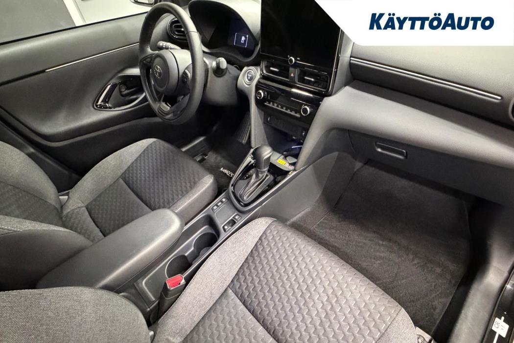 TOYOTA Yaris Cross 2025