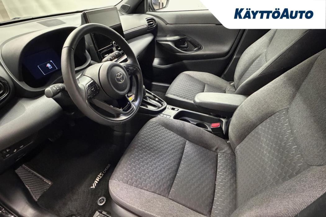 TOYOTA Yaris Cross 2025