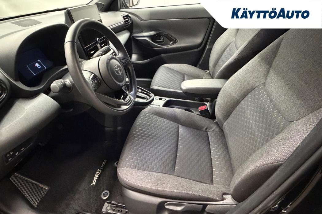 TOYOTA Yaris Cross 2025