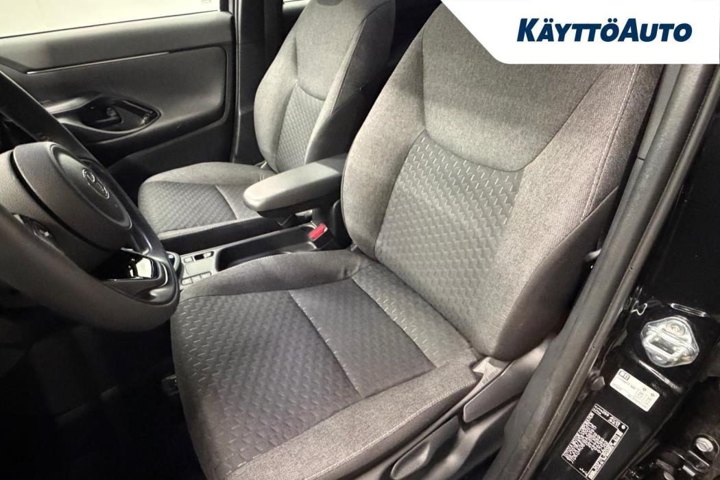 TOYOTA Yaris Cross 2025