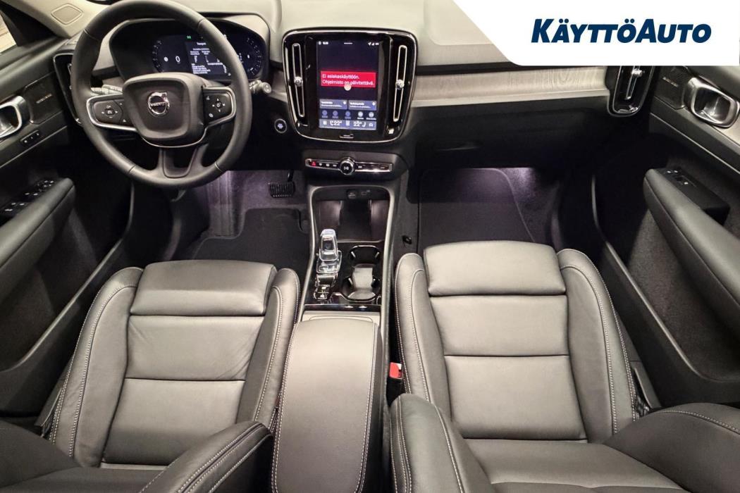 VOLVO XC40 2026