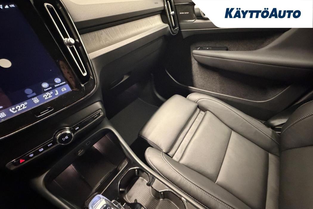 VOLVO XC40 2026