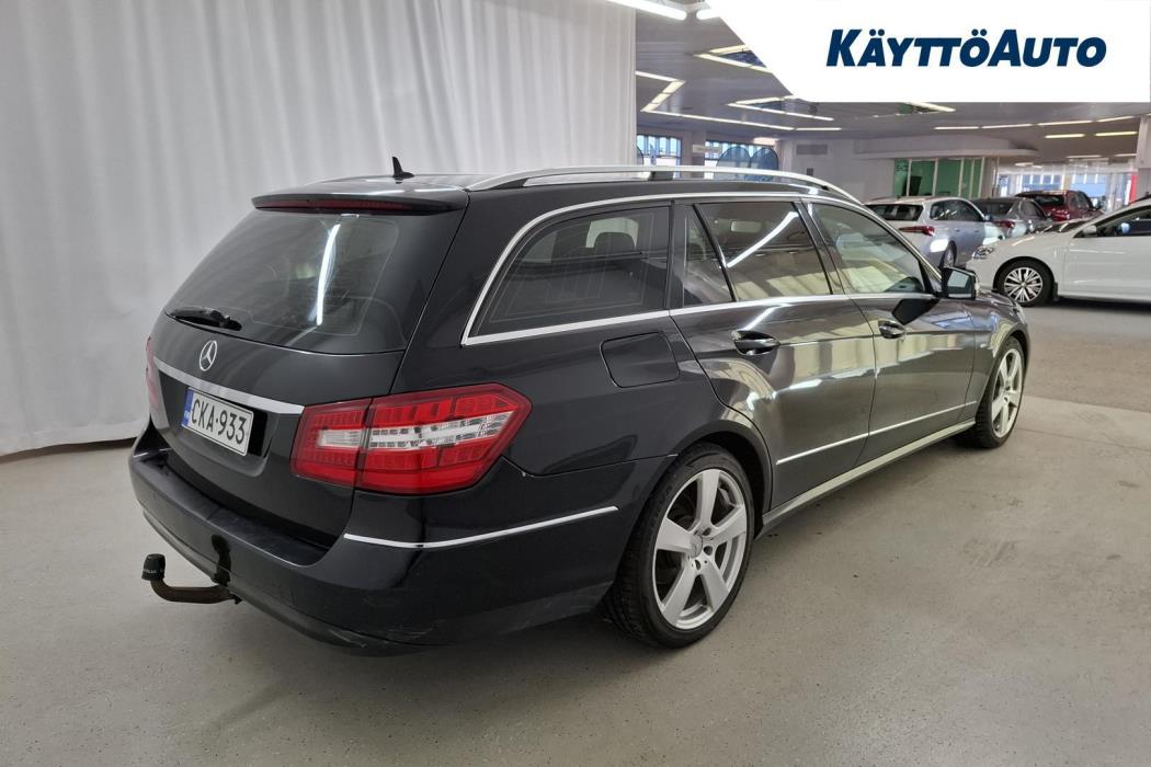 MERCEDES-BENZ E 2010