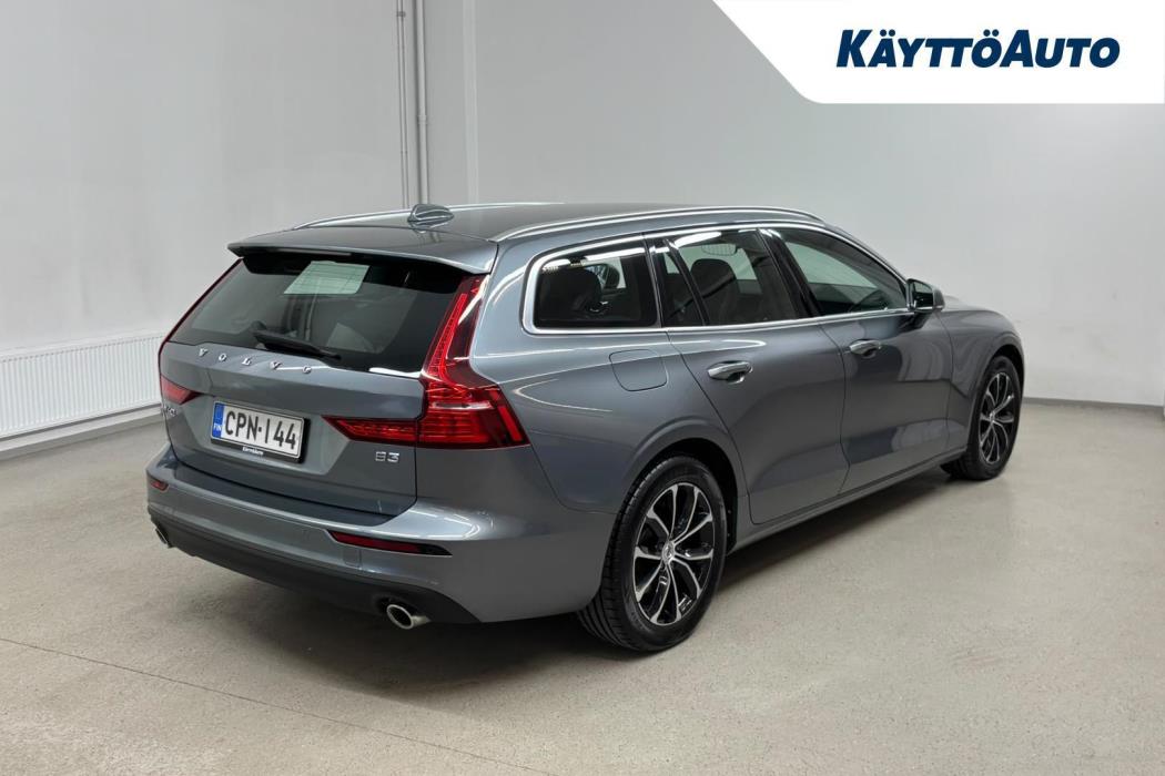VOLVO V60 2021