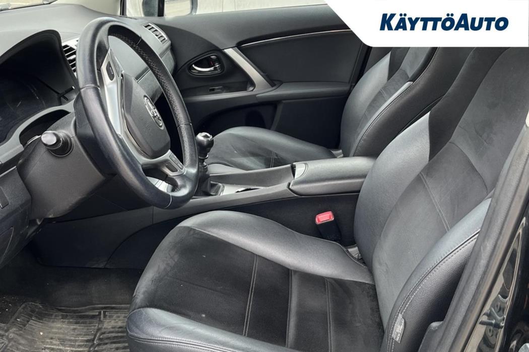 TOYOTA Avensis 2014