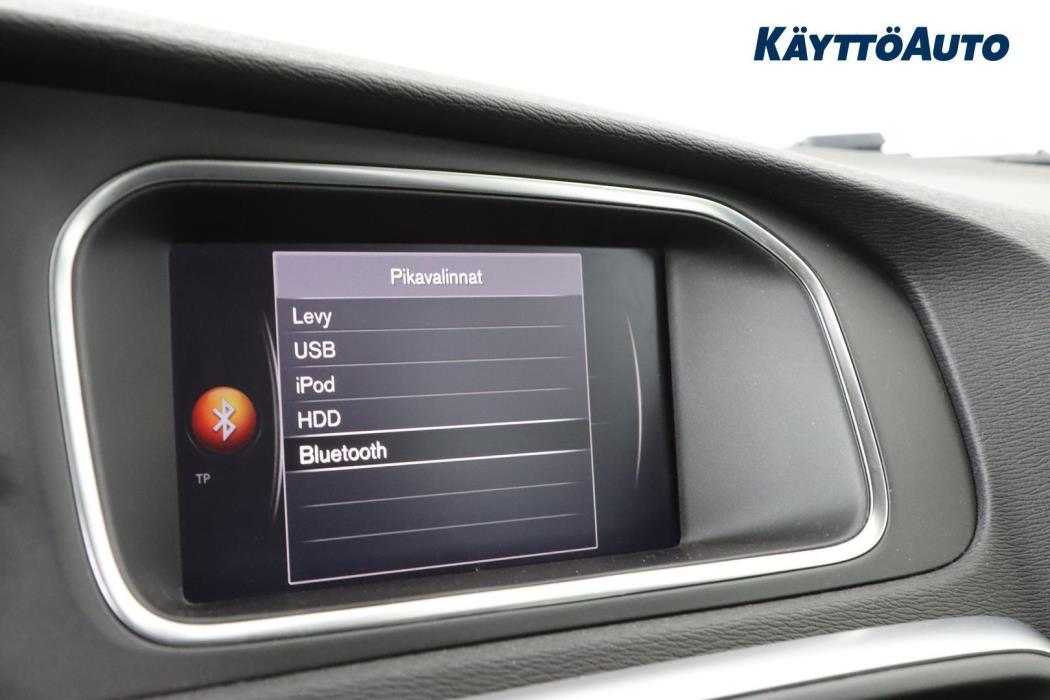 VOLVO V40 2018