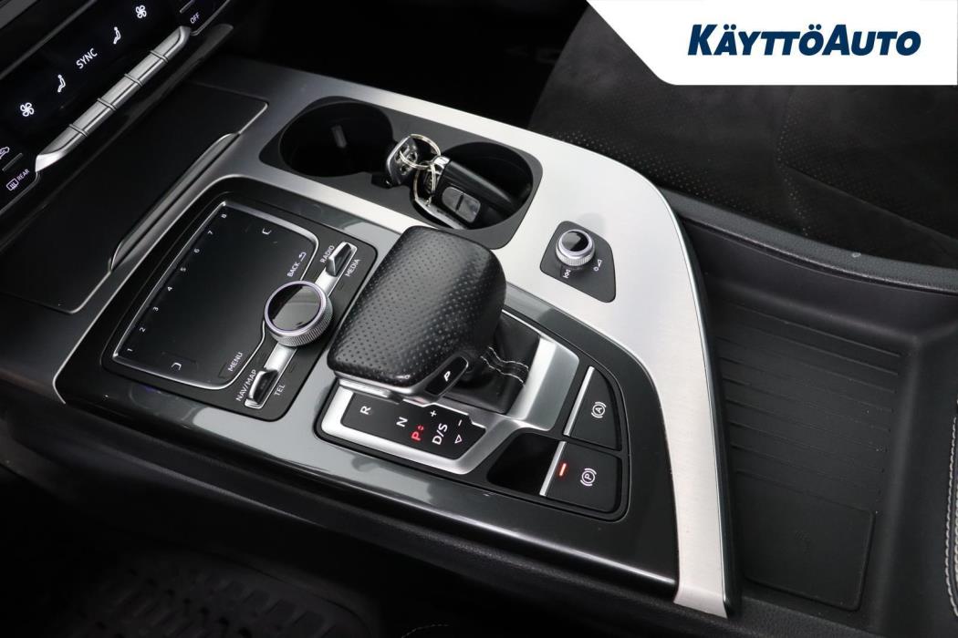 AUDI Q7 2015