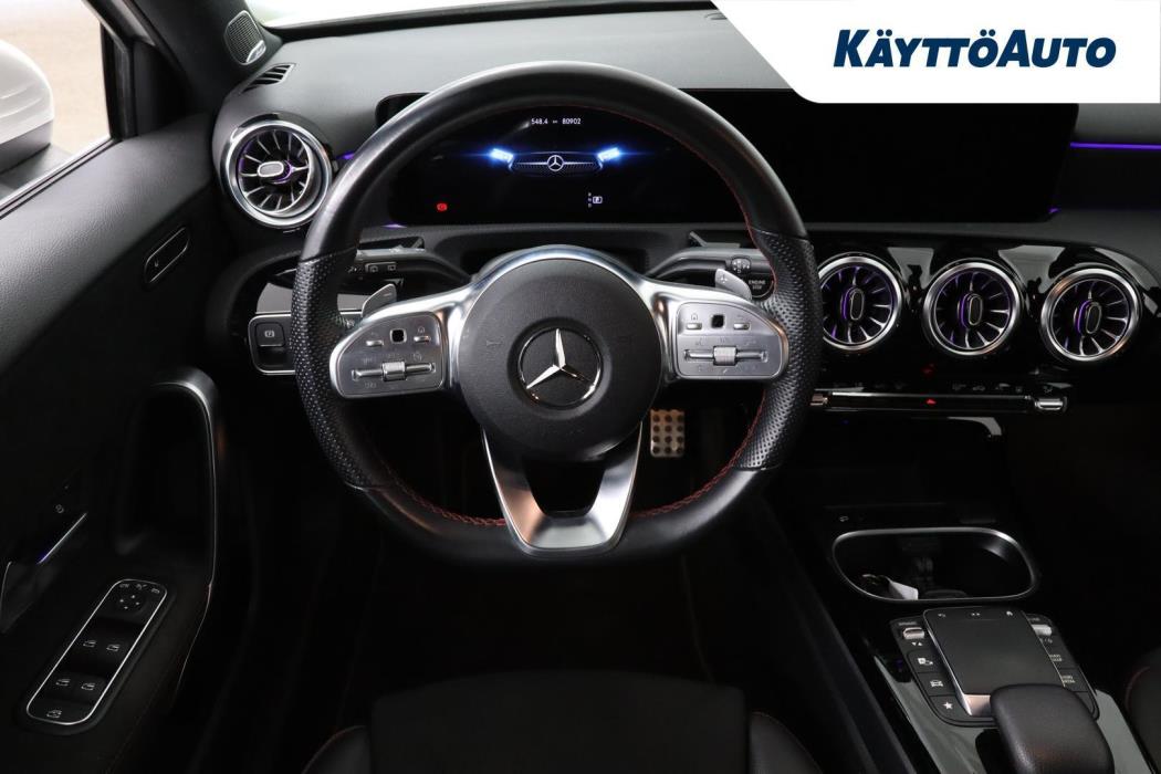 MERCEDES-BENZ A 2022