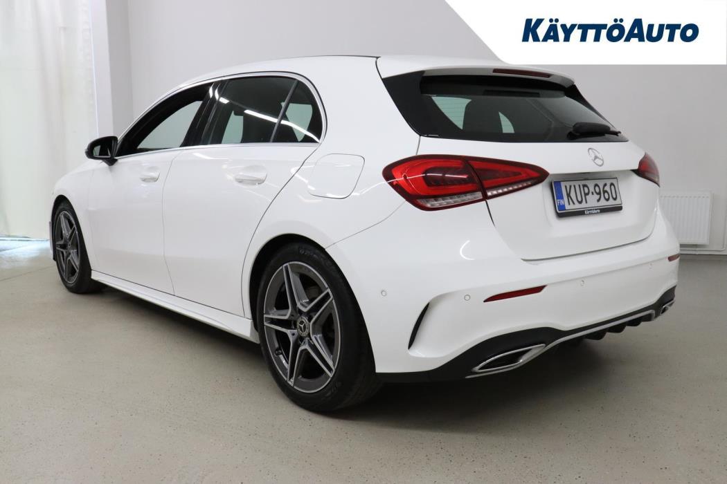 MERCEDES-BENZ A 2022