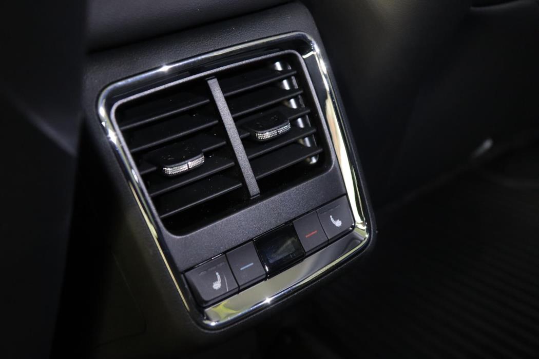 SKODA Enyaq 2023