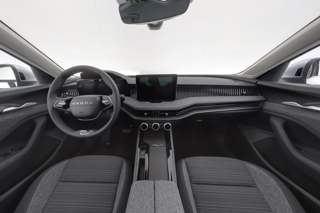 SKODA Superb 2026