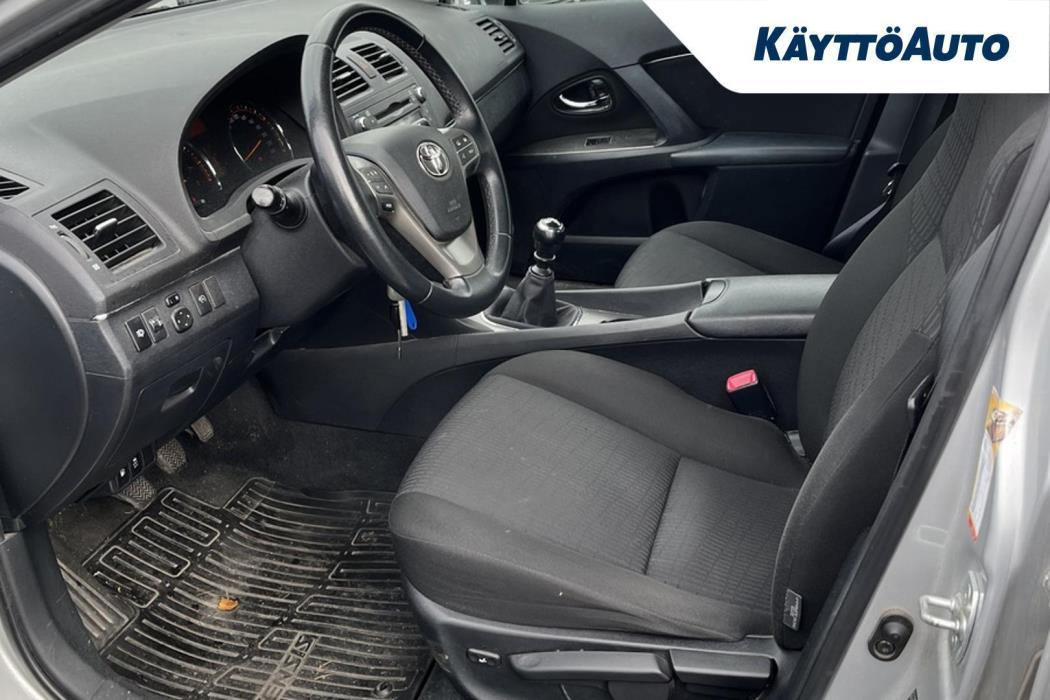 TOYOTA Avensis 2009