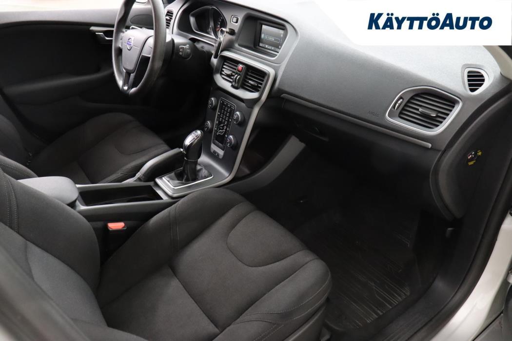 VOLVO V40 2012