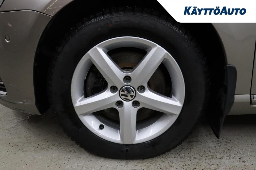 VOLKSWAGEN Passat 2013