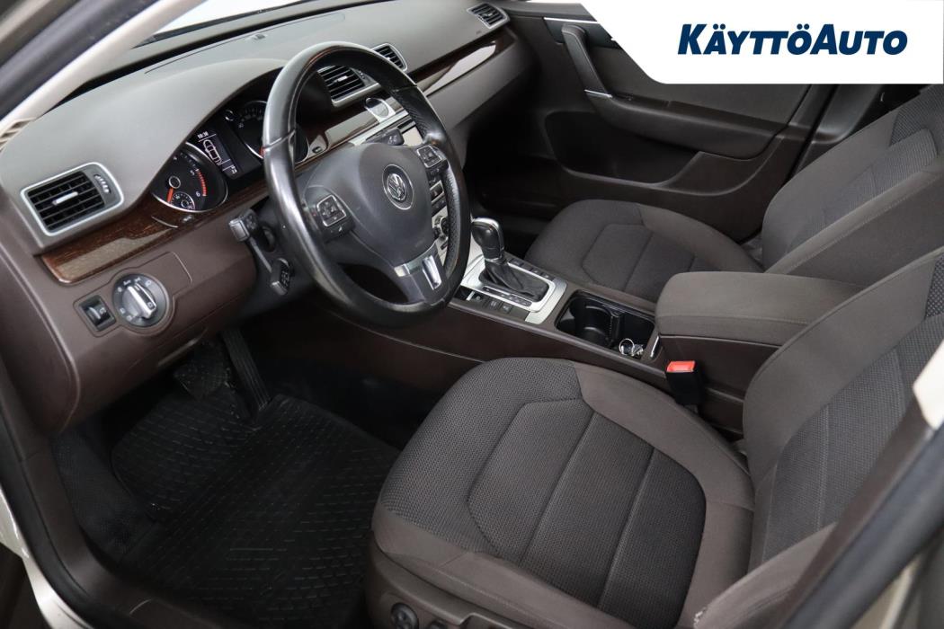 VOLKSWAGEN Passat 2013