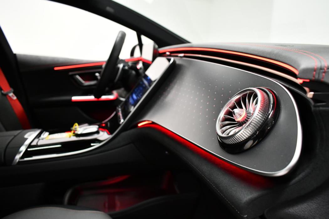 MERCEDES-BENZ EQE 2023