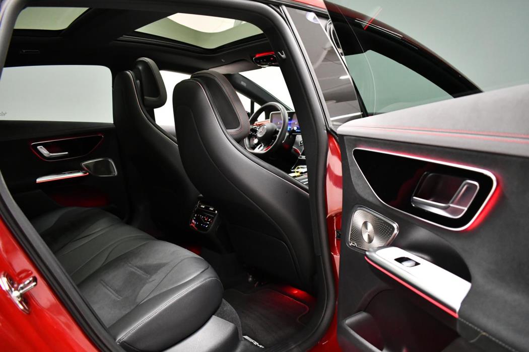 MERCEDES-BENZ EQE 2023