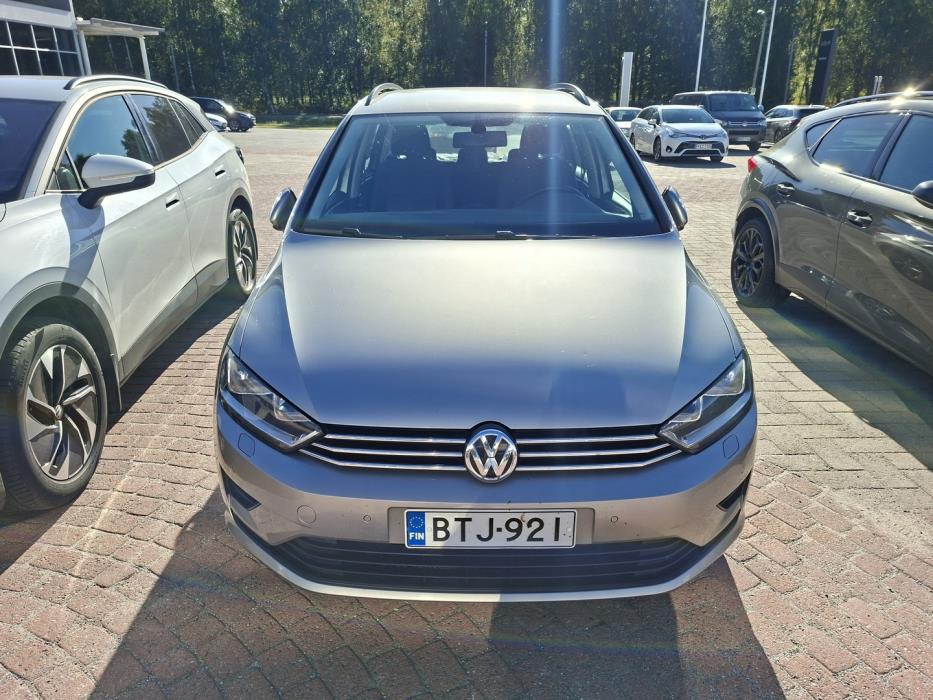 VOLKSWAGEN Golf Sportsvan 2015