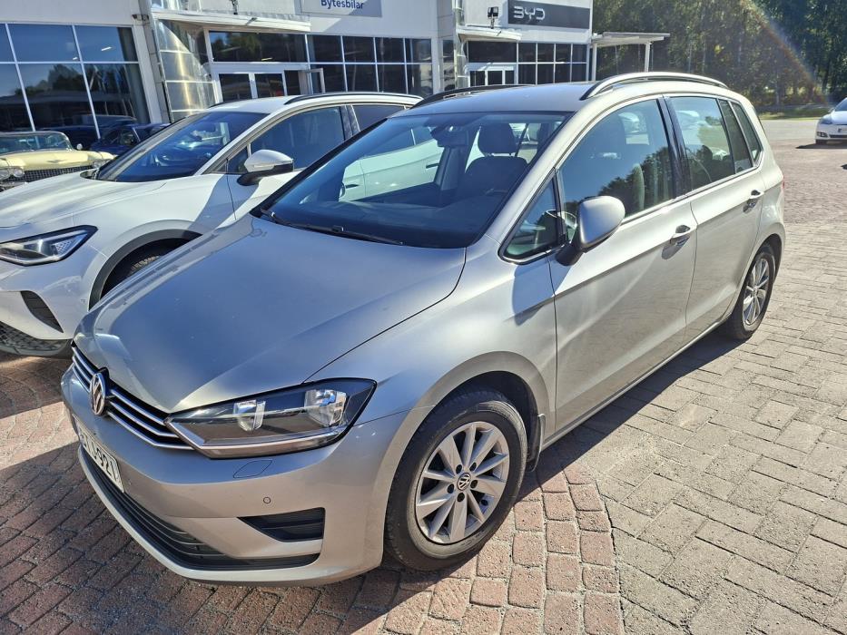 VOLKSWAGEN Golf Sportsvan 2015