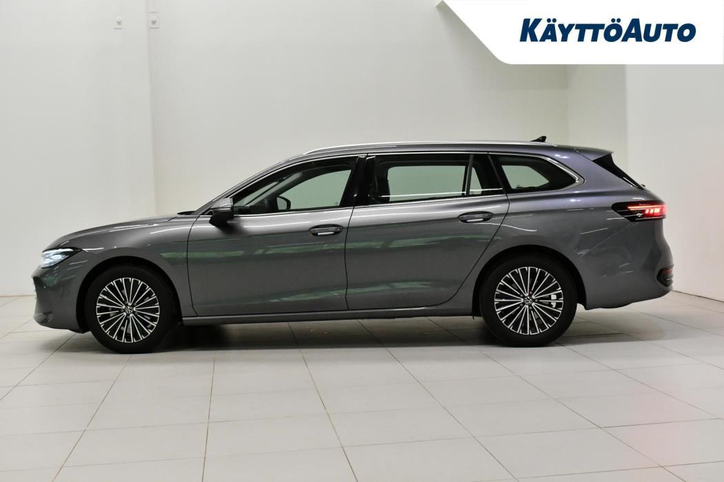 VOLKSWAGEN Passat 2025