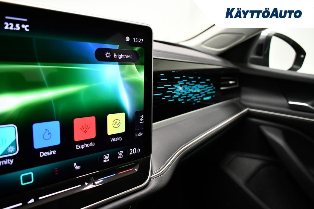 VOLKSWAGEN Passat 2025