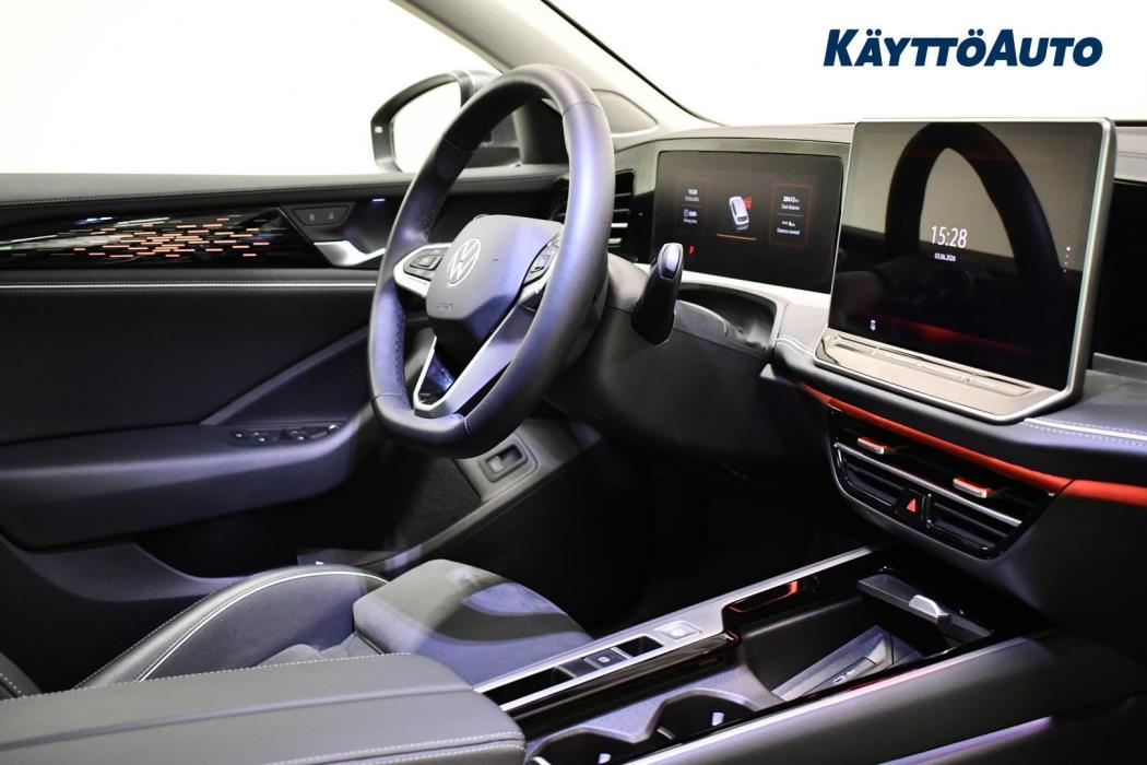 VOLKSWAGEN Passat 2025