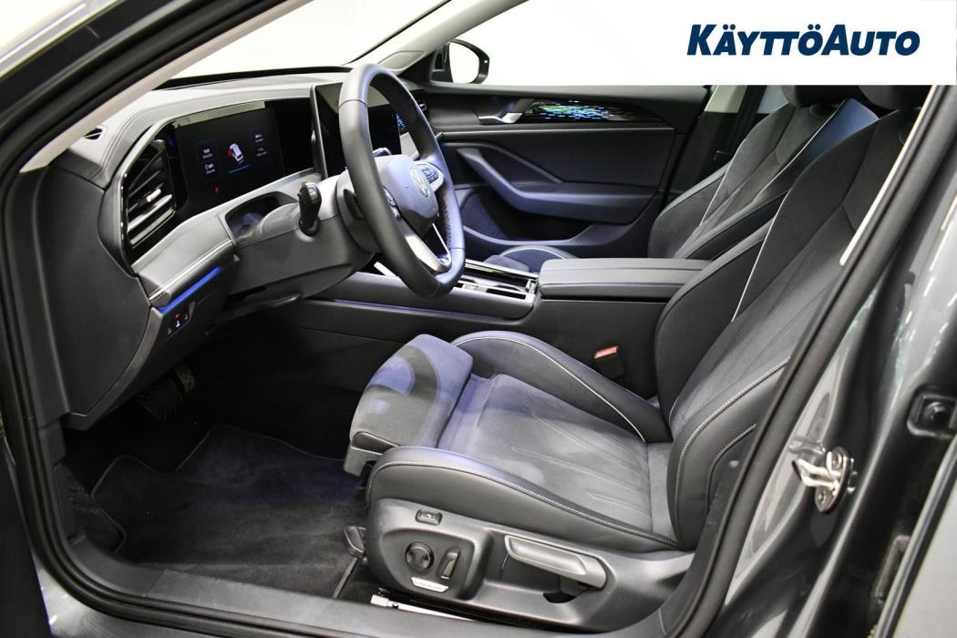 VOLKSWAGEN Passat 2025
