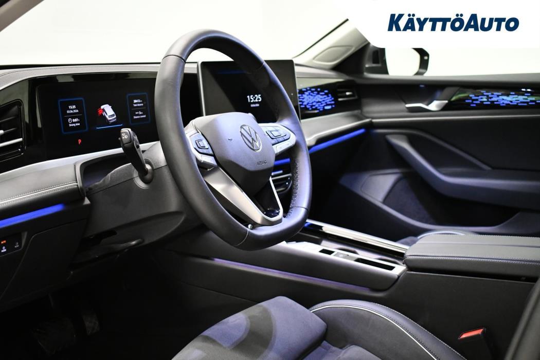 VOLKSWAGEN Passat 2025