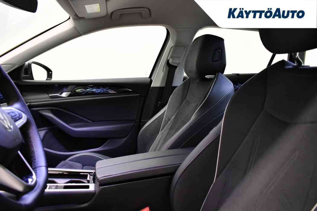 VOLKSWAGEN Passat 2025